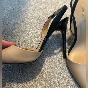 Worn once nude heels with black backing
